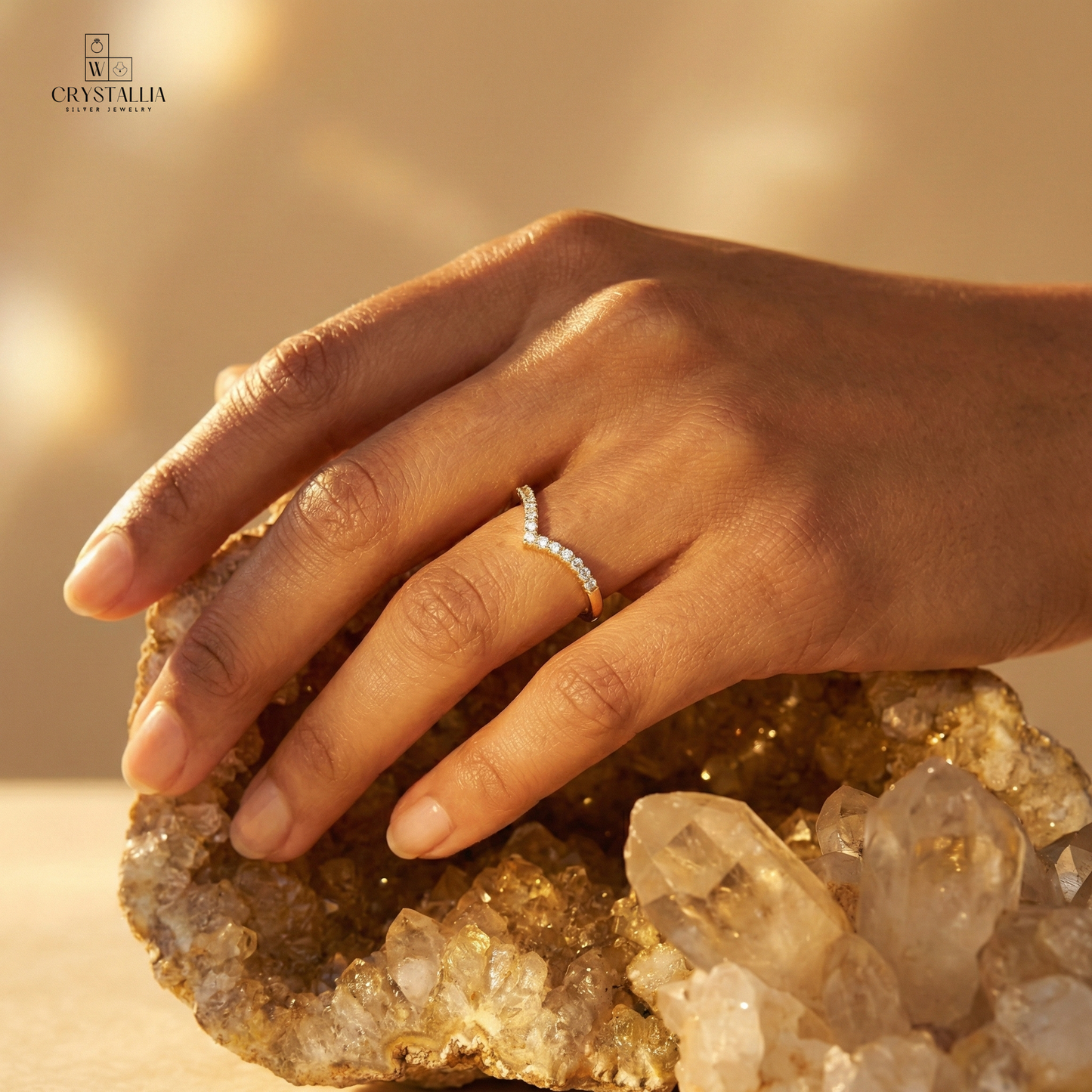 טבעת בעיצוב יוקרתי של Crystallia