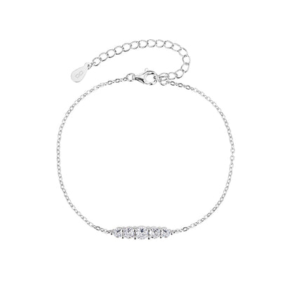 צמיד עשוי כסף אמיתי 925 עם שיבוץ אבני קריסטל איכותיות ואורך מתכוונן של 15 פלוס 5 ס"מ למראה אלגנטי ויוקרתי.