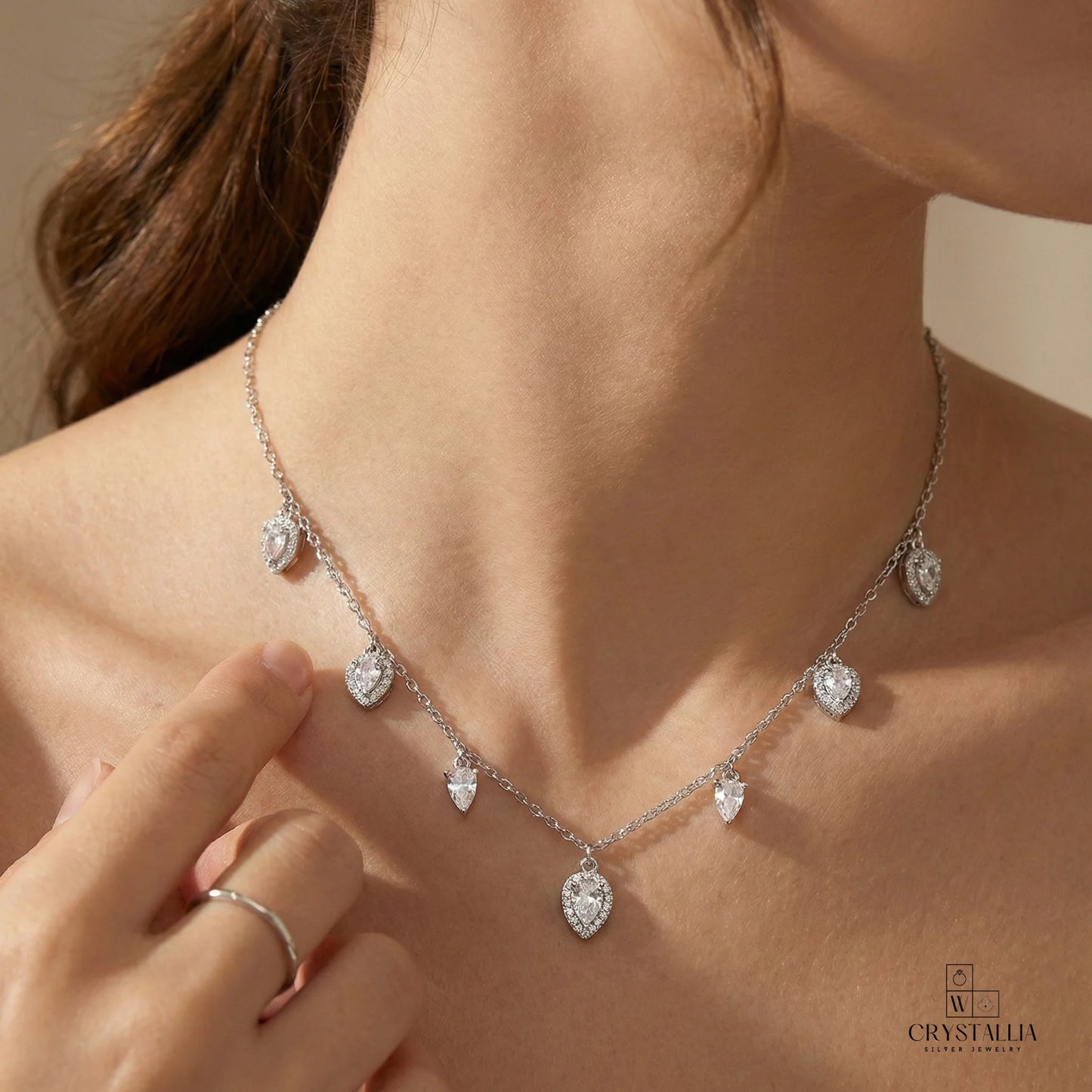 שרשרת יוקרתית מ-Crystallia, עשויה כסף 925 עם עיצוב אלגנטי, מתאימה לכל אירוע