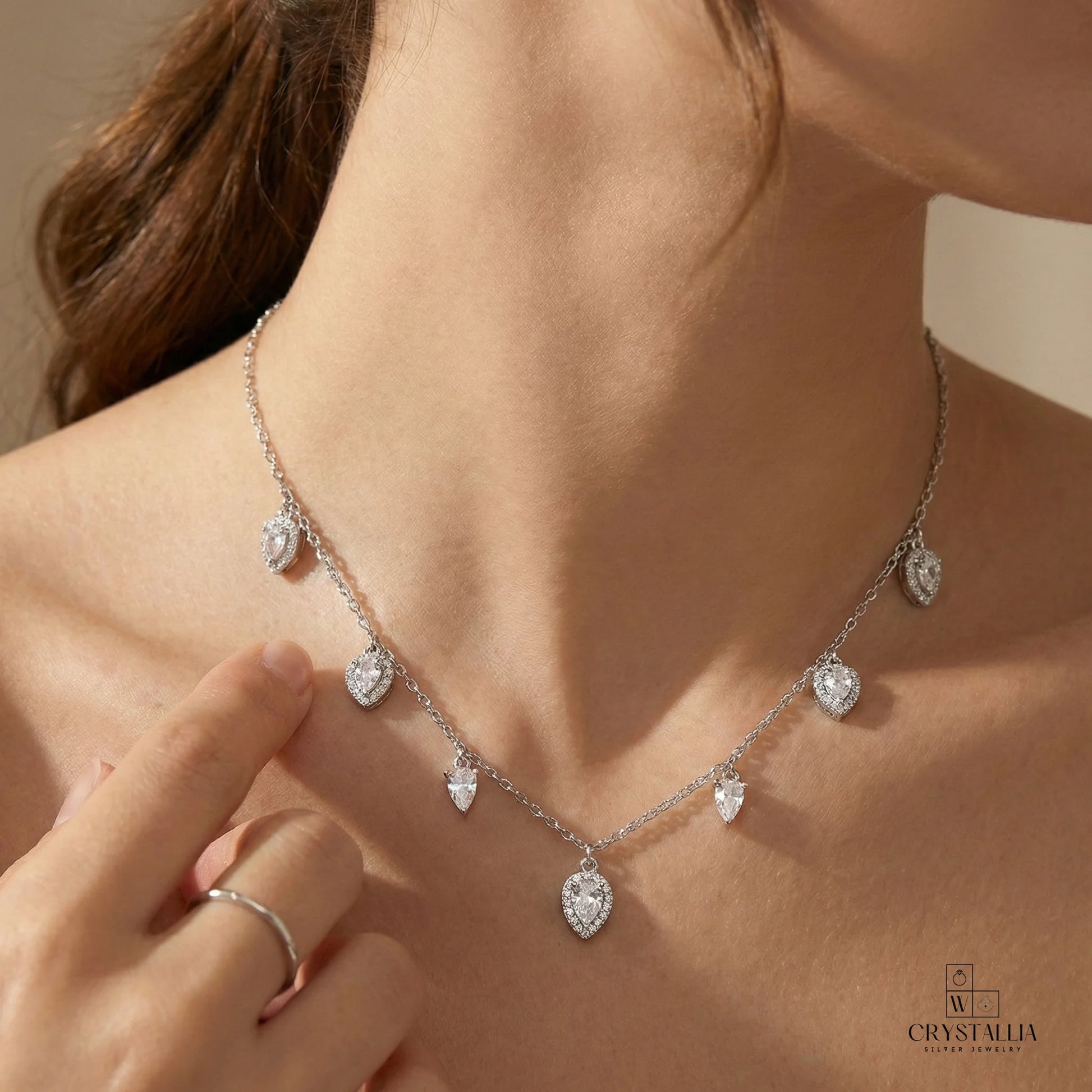שרשרת יוקרתית מ-Crystallia, עשויה כסף 925 עם עיצוב אלגנטי, מתאימה לכל אירוע