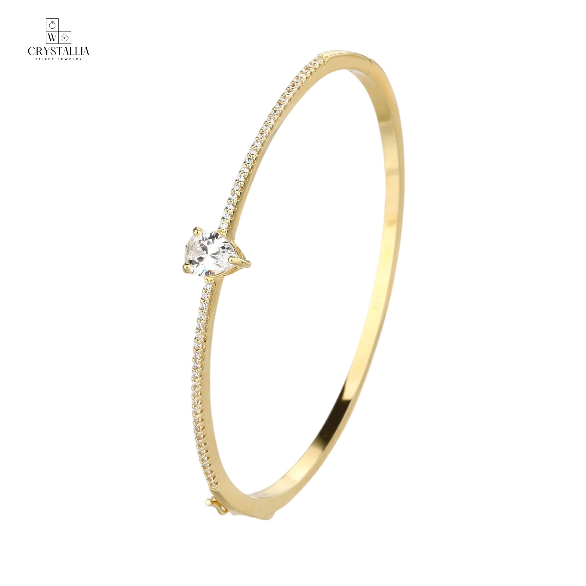 צמיד קשיח לנשים דגם KSI8027-3 עשוי פליז בציפוי זהב 14K עבה (2 מיקרון) משובץ באבני קריסטל מנצנצות על רקע נקי