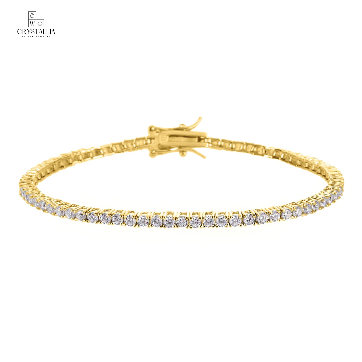 צמיד טניס מעוצב בגימור כסוף עם שיבוץ רציף של אבנים נוצצות, 2mm מבית מותג התכשיטים קריסטליה על רקע נקי.