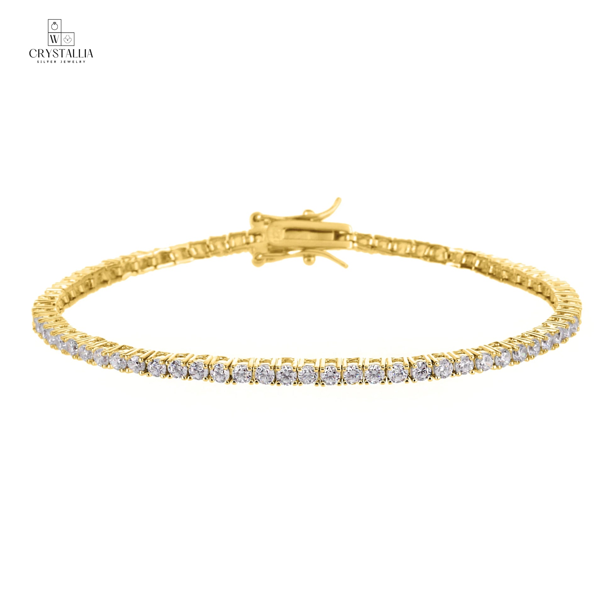 צמיד טניס מעוצב בגימור כסוף עם שיבוץ רציף של אבנים נוצצות, 2mm מבית מותג התכשיטים קריסטליה על רקע נקי.